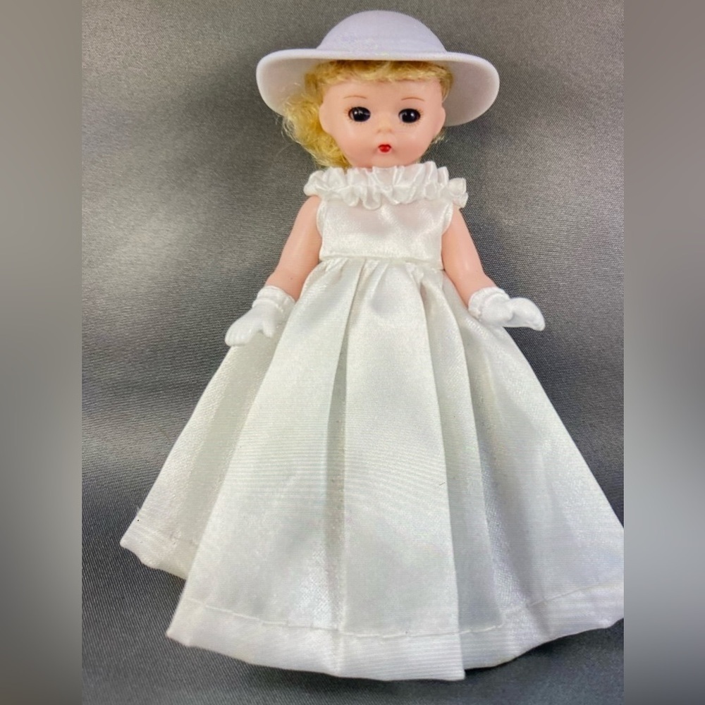 Vintage Madame Alexander Bride Doll  2002 McDonald’s Memories of a lifetime
